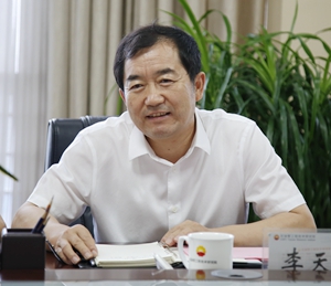 李校长.JPG